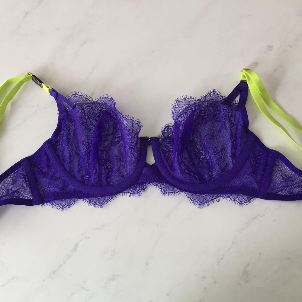 NWT Victoria’s Secret Unlined/Underwire Bra - Picture 3 of 6